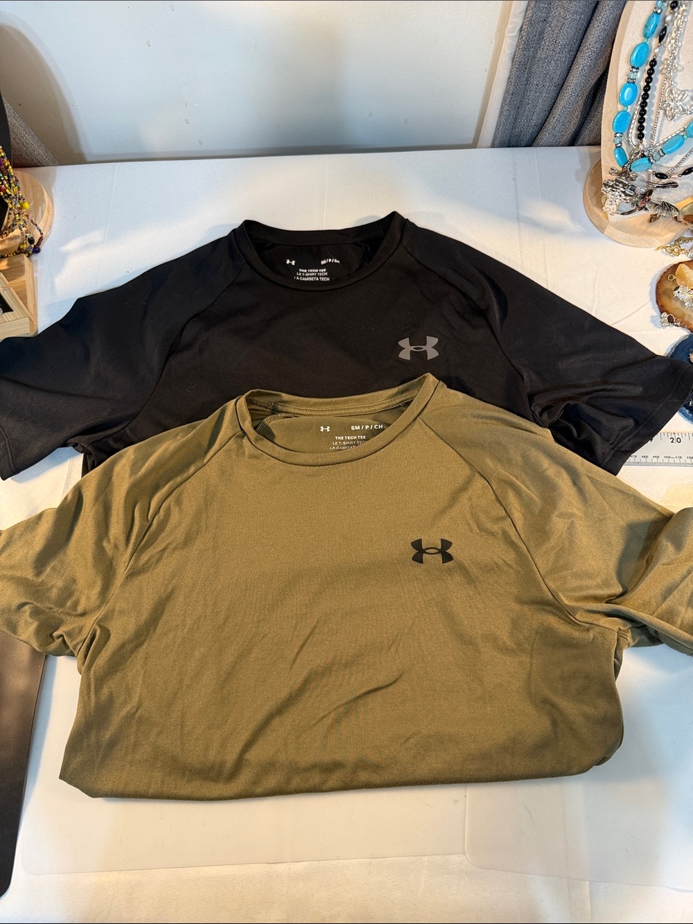 2 Under Armour the tech tee- t-shirt’s size need